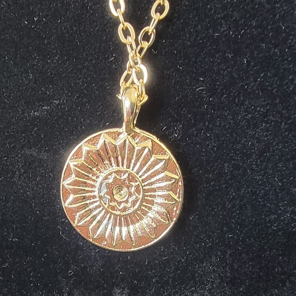 Layered Necklace - Picture 2 of 6